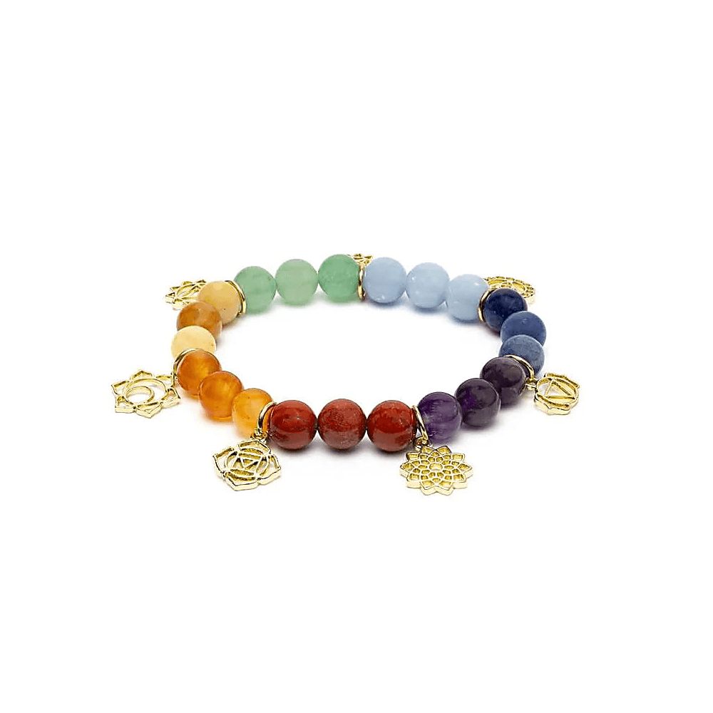 Armband mit Chakra-Steinen und goldenen Chakra-Symbolanhängern