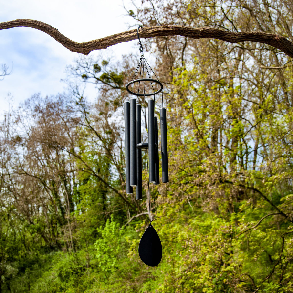 Klangspiel aus Aluminium im Garten