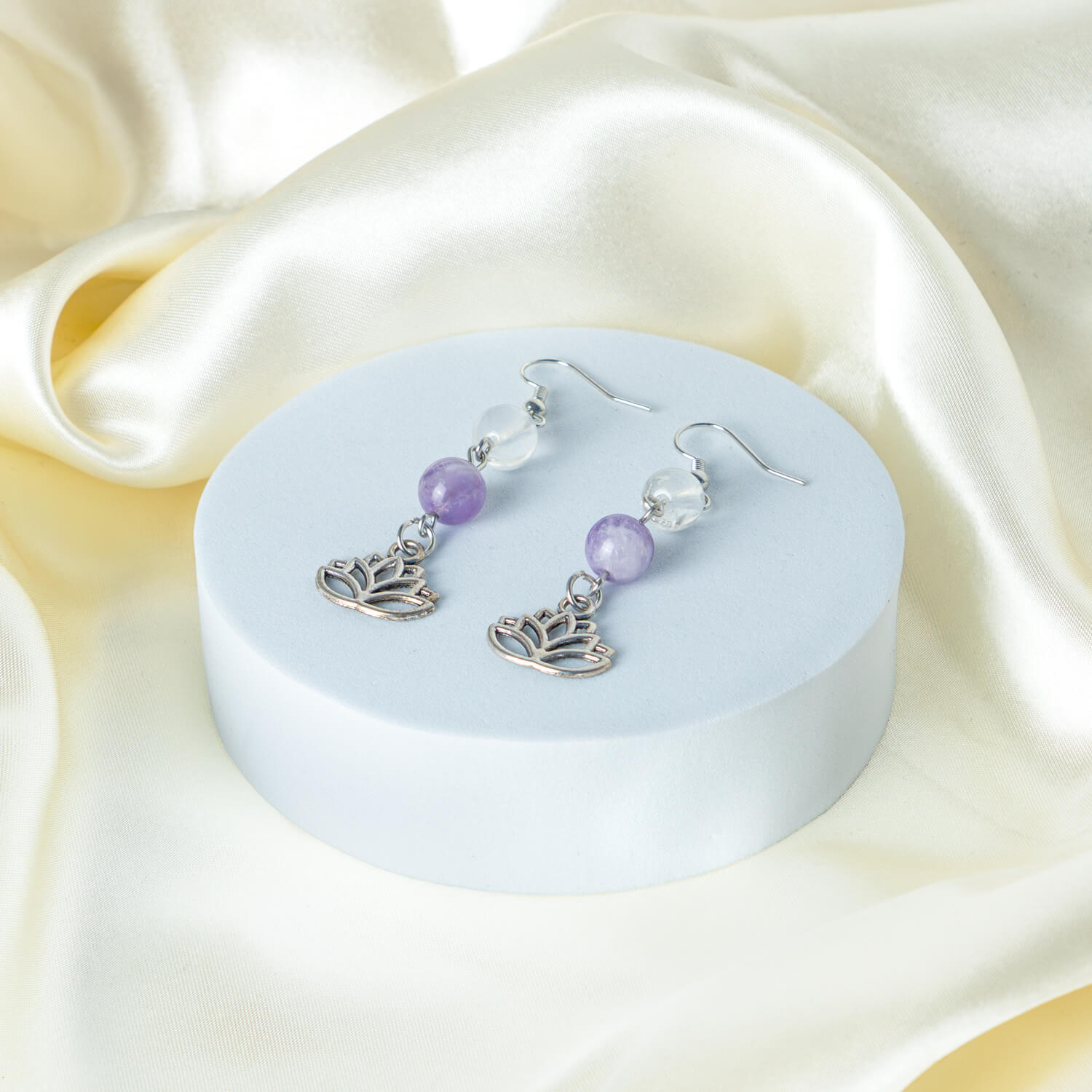 Ohrringe Chevron-Amethyst/Bergkristall mit Lotus
