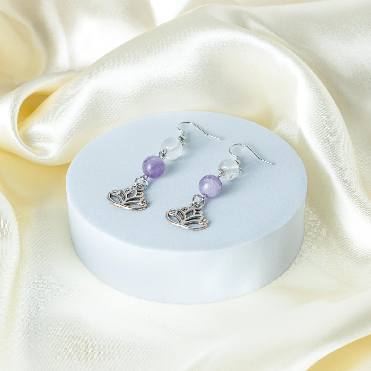 Ohrringe Chevron-Amethyst/Bergkristall mit Lotus