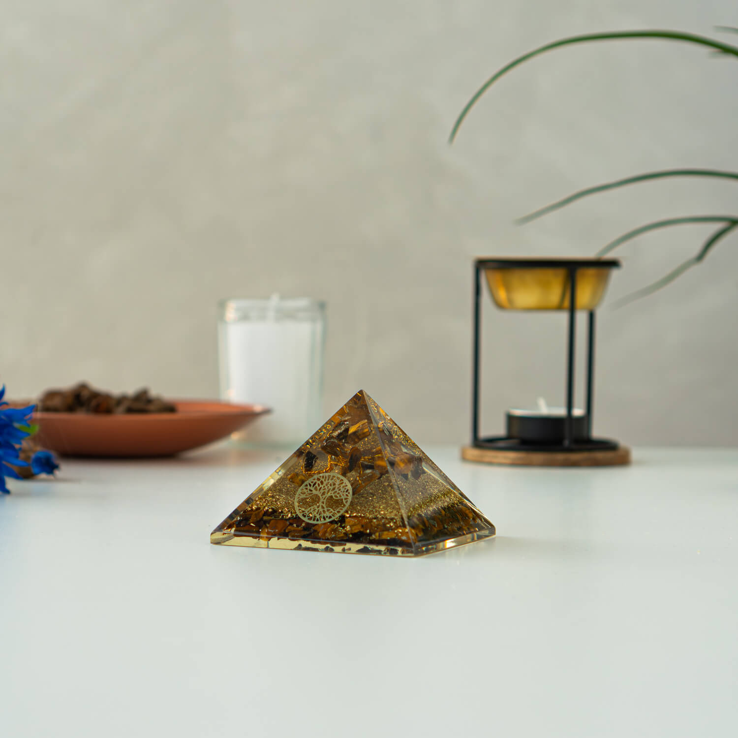 Tigerauge Pyramide mit Lebensbaum
