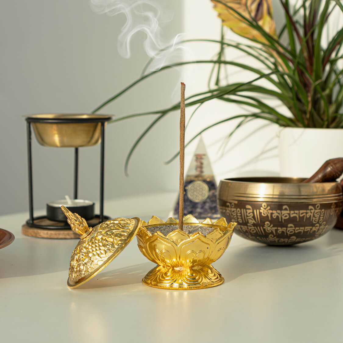 Räucherstäbchenhalter Lotus goldfarbig